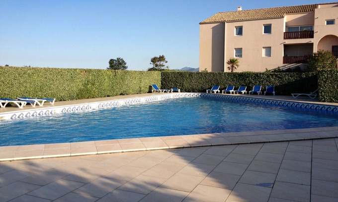 Saint-Cyprien Plage Apartment | QUIET, LUXURY, VERY LARGE TERRACE, SWIMMING POOL, 800 M FROM THE BEACH, REFURBISHED