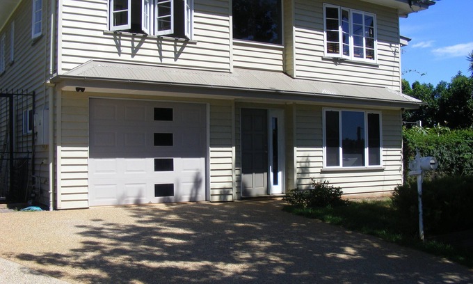 South Toowoomba Apartment | Quiet modern family friendly South Toowoomba unit
