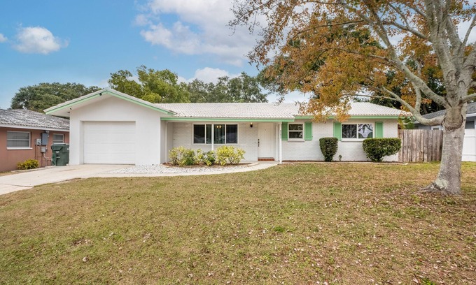 Largo House | Quiet neighborhood 4 miles to Indian Rocks Beach -Pets case by case Fenced yard!