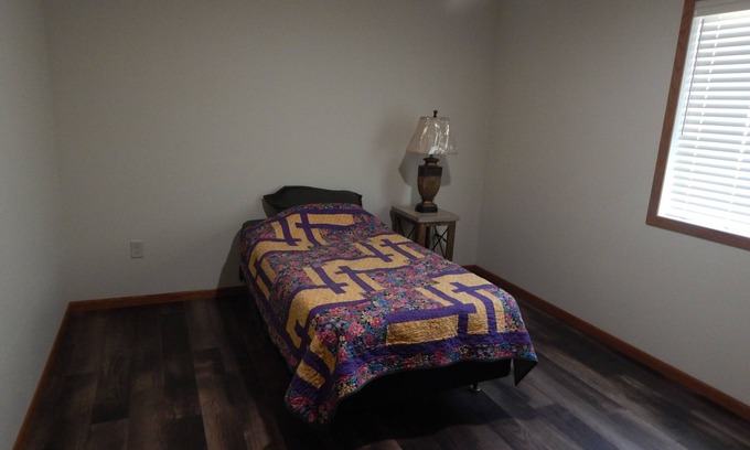Oakes House | Quiet neighborhood. Walk to downtown. Easy Access. Clean and new.