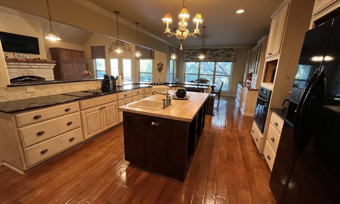 Boerne House | Quiet Oaks Hill Country RetreatnRelaxing hill country getaway in town!
