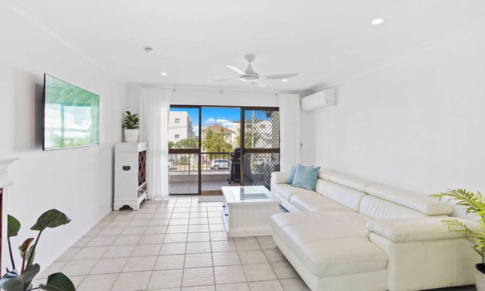Palm Beach Apartment | Quiet Palm Beach hideaway, your perfect coastal escape!
