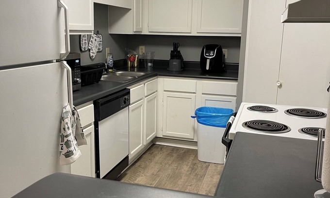 Ridgeland Apartment | Quiet peaceful apartment. 5 minutes from dining, shopping, entertainment.