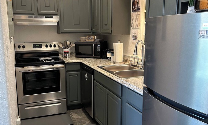 Joplin Condo | Quiet, Peaceful Condo in Excellent Location- Pet Friendly!