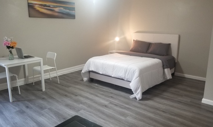 The Colony House | Quiet private apartment/studio Frisco Plano Dallas DFW !