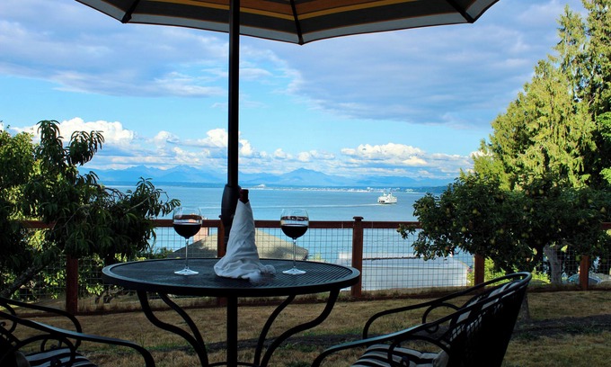 Clinton Apartment | Quiet, Private, Clean, Spectacular View