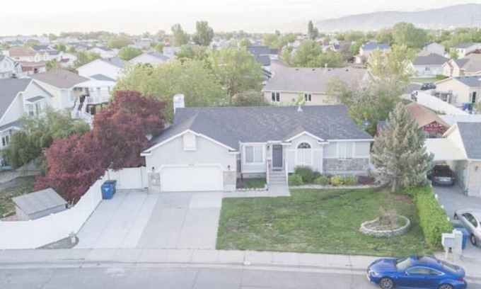 West Valley City House | Quiet Private Home Near SLC DT For Multi-Familynn