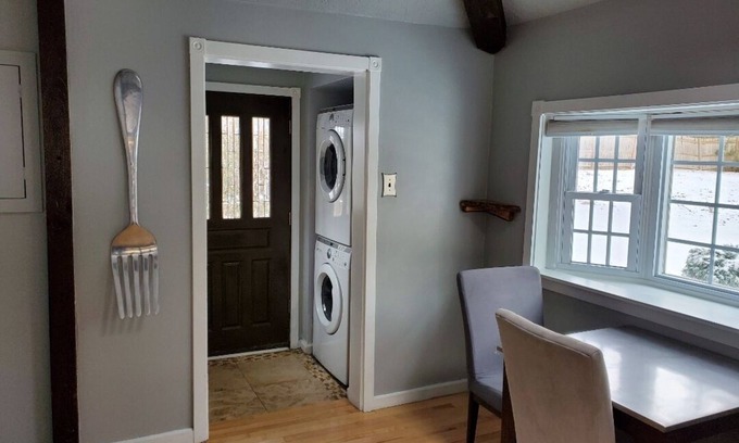 Wayland House | Quiet relaxing retreat