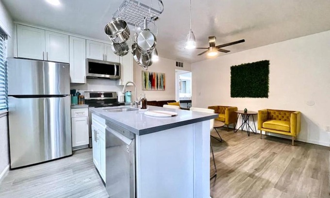 Downtown Sacramento House | Quiet Remodeled 3 Bedroom in Heart of Downtown Sacramento