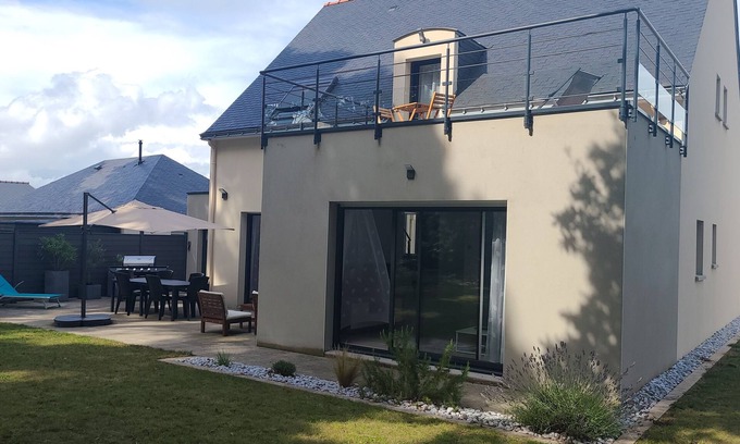 Penestin House | Quiet residence close to shops and beaches