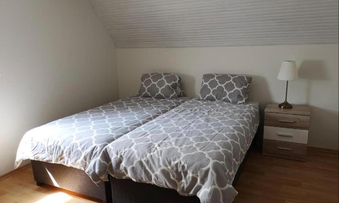 Kispest House | Quiet room in Budapest near airport with free parking