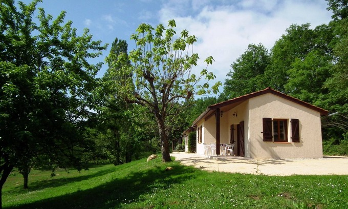 Gavaudun House | Quiet small house in Holiday Resort * swimming pool, tennis, bar, activities