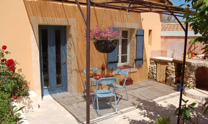 Sussargues House | QUIET STUDIO COUNTRYSIDE, QUIET HOUSE SHARED POOL, AQUABIKE, CHILDREN'S GAMES