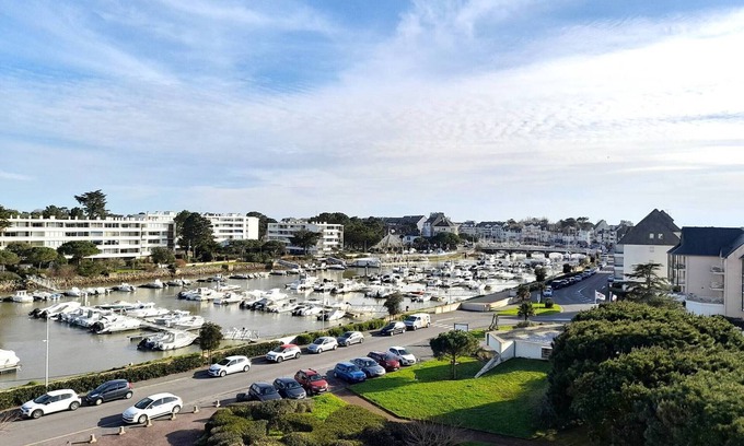 Le Pouliguen Apartment | Quiet studio with sunny balcony, near the beach