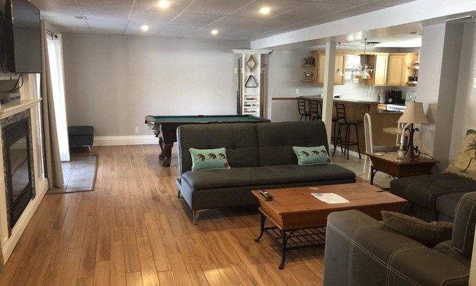 East Kootenay House | Quiet suite nestled in the Elk River valley of the Rocky Mountains