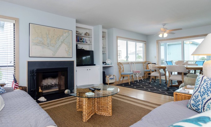 Wrightsville Beach House | Quiet Townhome Steps to Ocean!