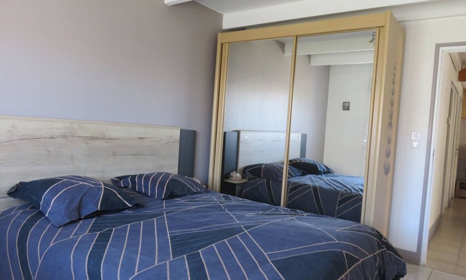 Longeville-sur-Mer House | Quiet villa with enclosed garden. Furnished 3*. Center 400 m away. Pets allowed