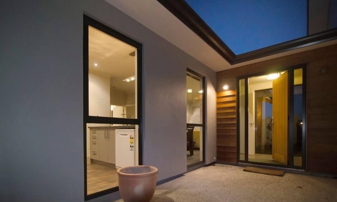 Wanaka Apartment | Quiet, warm, apartment