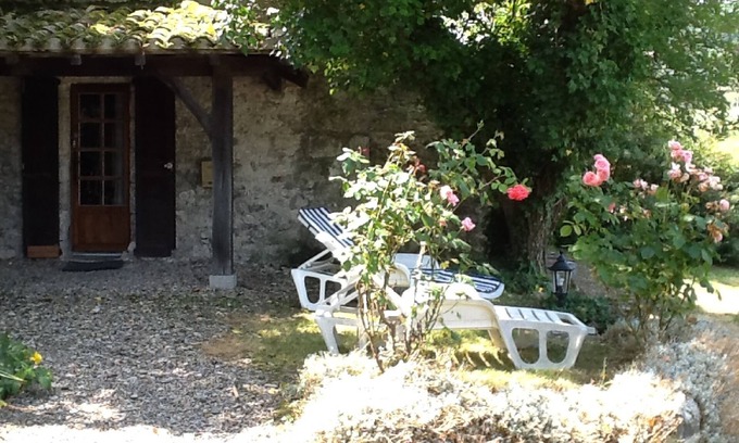 Courbiac Cottage | Quiet wooded, private spa pool, character cottage in the heart of the Lot Valley
