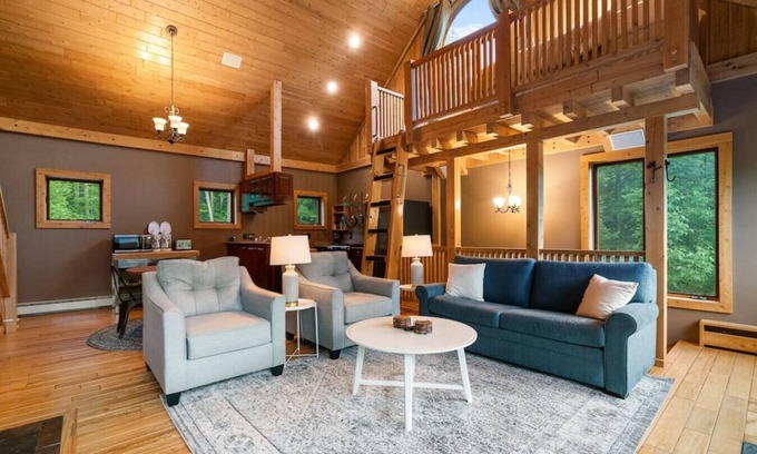 Wolverine House | Quiet Woodsy Wolverine Home