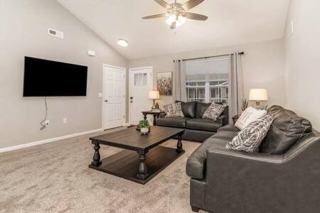 Hamilton House | Quietly nestled home among the Nook