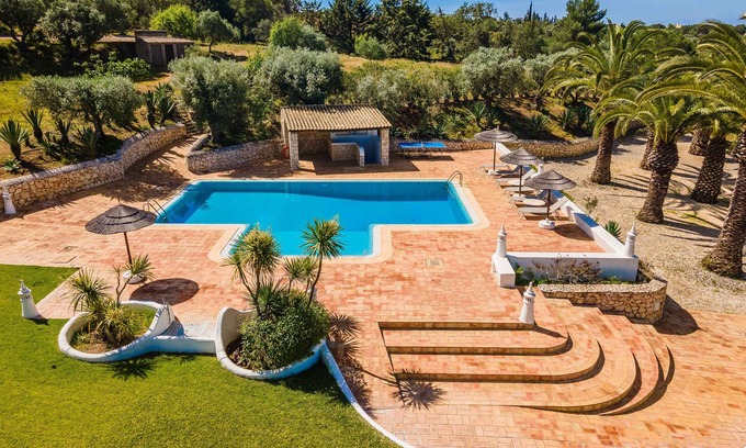 Montes de Alvor Villa | Quinta das Castelhanas, Piscina, Campo de Padel e de Golfe Privativos!