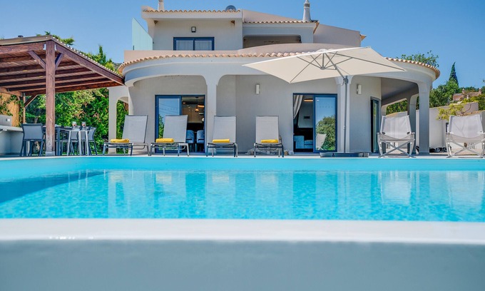 Loule Villa | Quinta do Cerro | 4 Bedrooms | Quiet | Loulé