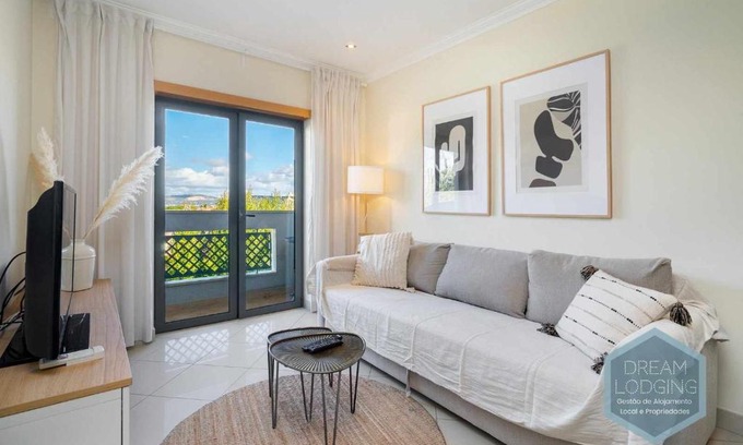 Vale de Carro Apartment | Quinta do Pinheiro Residence AN Dream Lodging