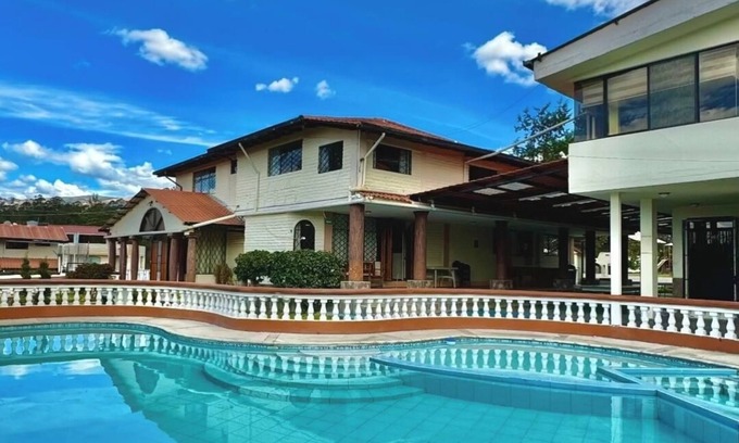 Valle de Los Chillos Villa | Quinta Napoleon Elegance and Confort