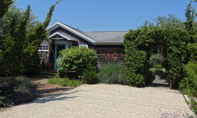 Amagansett Dunes House | Quintessential beach house - 250 steps from the Atlantic Ocean