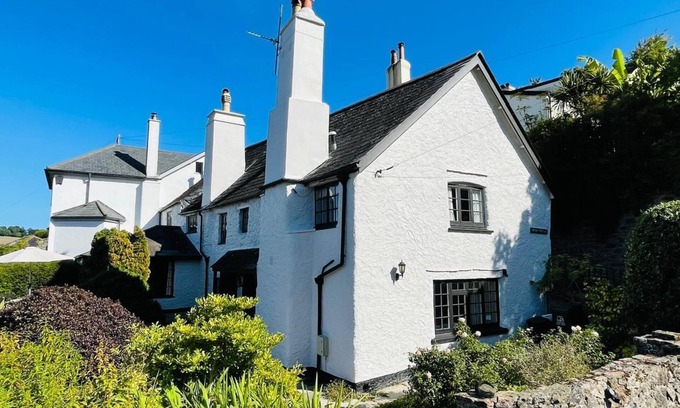 Dittisham Cottage | Quintessential English Cottage close to Dittisham Quay