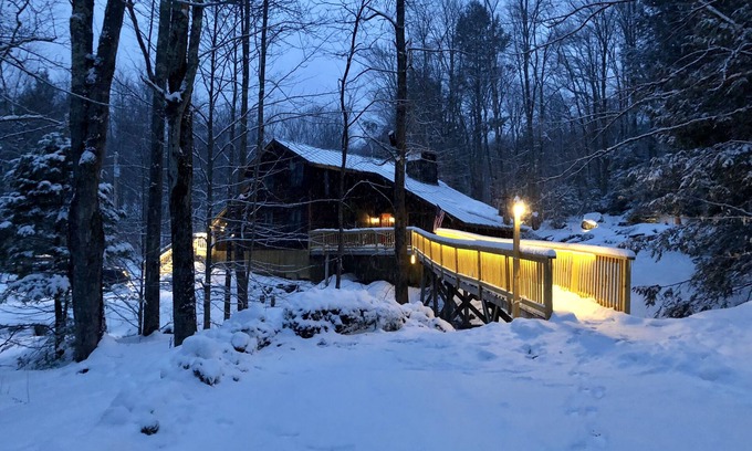 Killington House | Quintessential Vermont Cabin - 4 fireplaces, hot tub, and fire pit