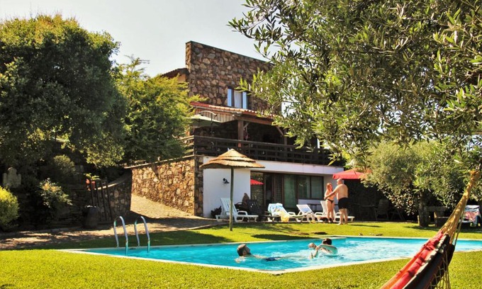 Dem House | Quintinha D`Arga