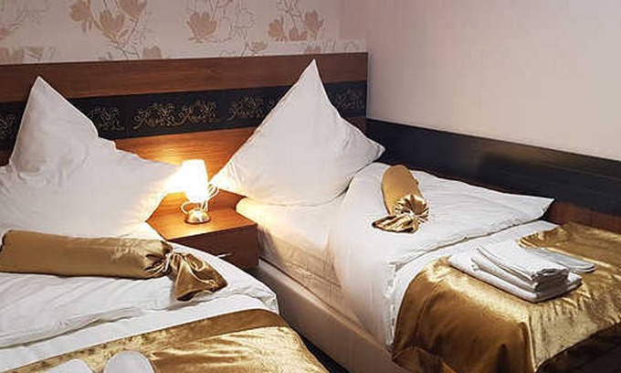 Hannoversch Munden House | Quintuple room (1 double room, 3 single beds), incl. Breakfast - Hotel Im Anker