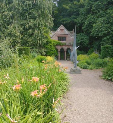 Ross-on-Wye House | Quirky, romantic cottage with garden in Wye Valley