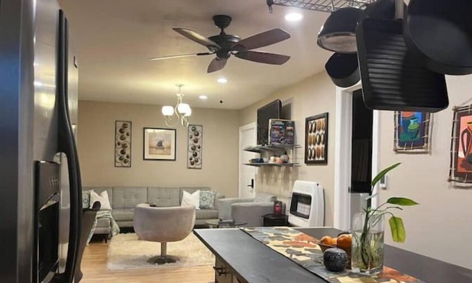 Northbrook Apartment | Quite peaceful escape in Northbrook