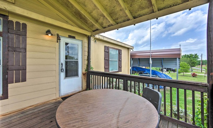 Quitman House | Quitman Home w/ Covered Deck + Lake Access!
