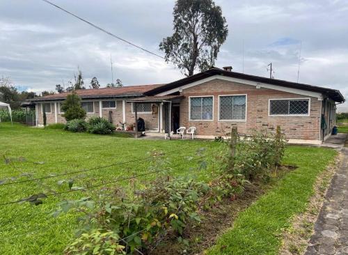 Tababela Bed & Breakfast | Quito Eco Lodge Airport - B&B