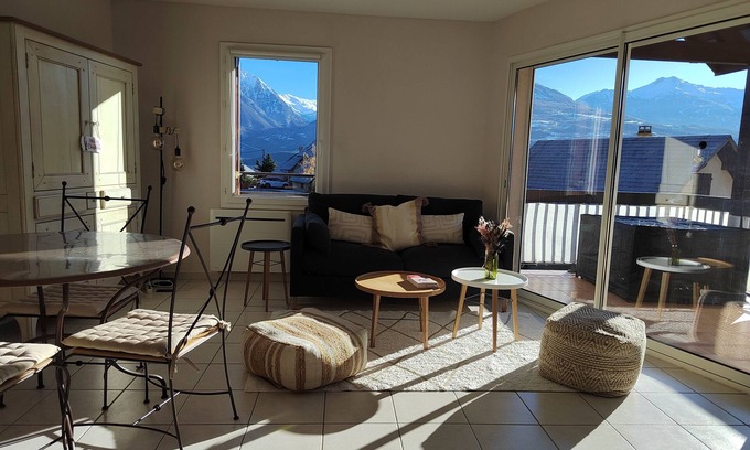 Embrun Apartment | Résidence Calme à Proximité Immédiate D'un Sentier de Randonnée