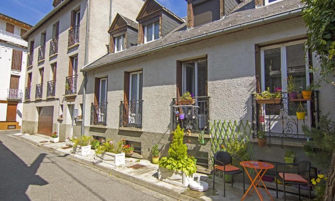 Bagneres-de-Luchon Apartment | Résidence des Jardins, wifi, centre Luchon