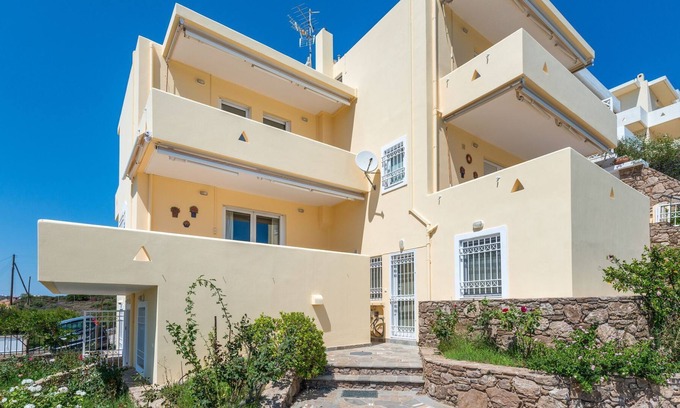 Lavreotiki Villa | R 1309 Doolay Villa Adamite (4 bedroom) With Stereo system with CD, Sea view & Safe Deposit Box