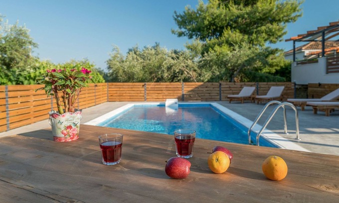 Fiolitis Villa | R 246 Villa with Private Pools and Outdoor BBQ