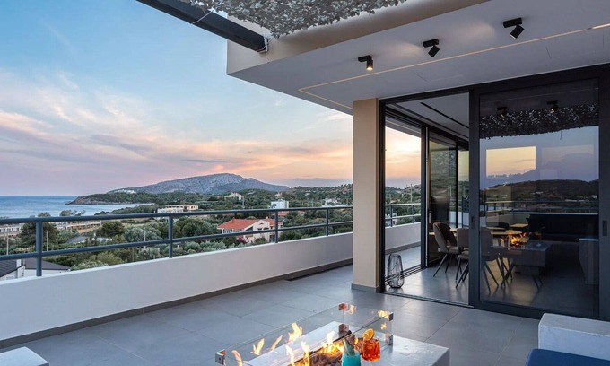 Kinosargous Villa | R 3379 Villa Eilionoir With Air Conditioning ,Ocean View &Writing Desk.