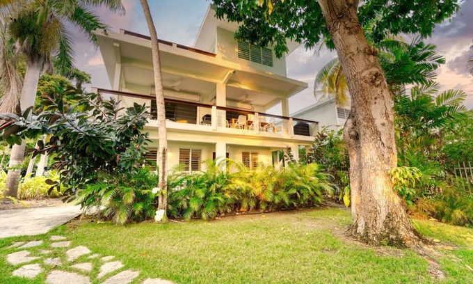 Ensenada House | R HOUSE on Steps Beach in the Tres Palmas Marine Reserve