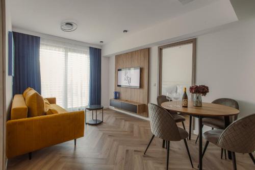 Pecs Apartment | R&M Residence