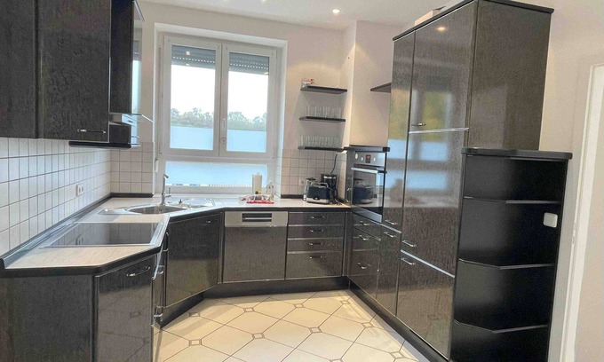 Regensburg Apartment | (R111) Large, modern fitter's apartment/temporary apartment