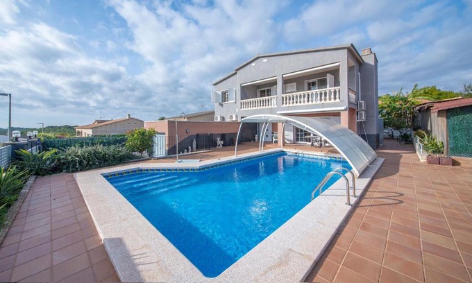 Calafell Villa | R112 Villa Ripoll