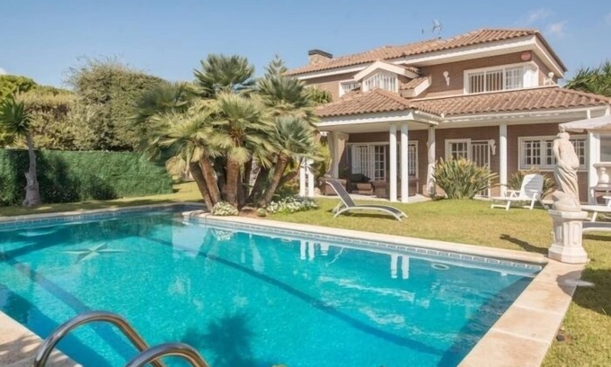 Calafell Villa | R60 Villa con jardín y piscina