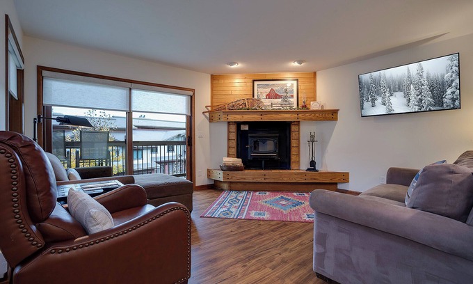 Steamboat Springs Condo | RA517 | Nice Furnishings | Pool and Hot Tub Access | Winter Shuttle