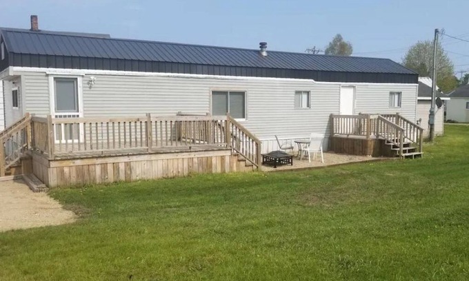 Newberry House | Racing through the trails rental! Close to trails with plenty of space.